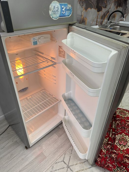 Продется холоидльник LG