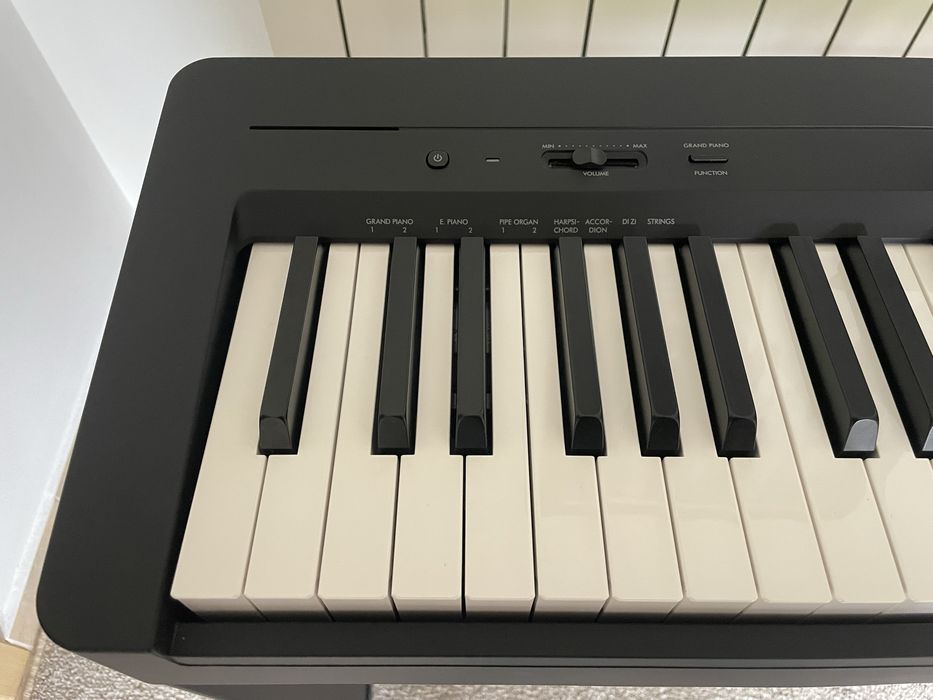 Yamaha P145 пиано
