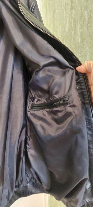 Мужская кожаная куртка продам