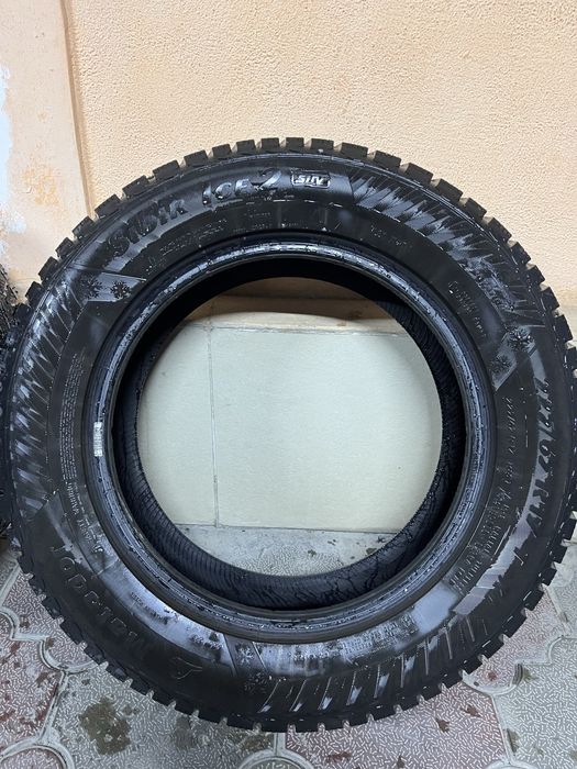 Продам шины шипованые 225 65 R17