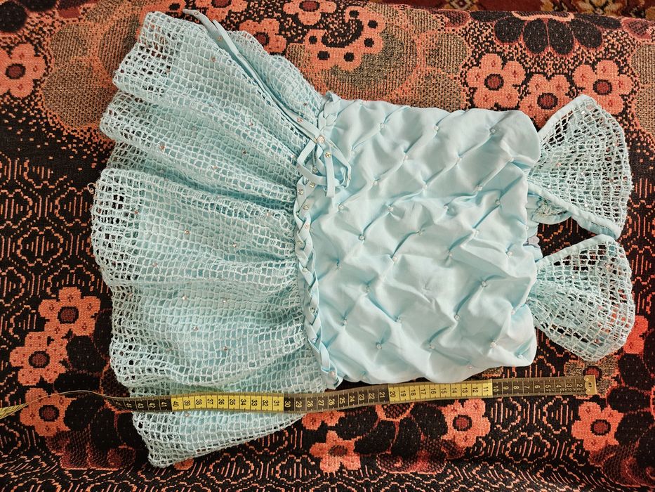 Куртка новая. Нарядные платья до года, полтора