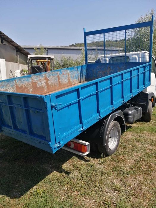 Vand Nissan Cabstar . Basculant. Pret 7600 eur. UNA Mai este de VANZARE
