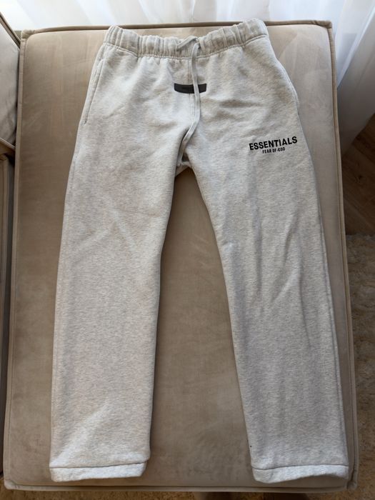 Долнище essentials нови