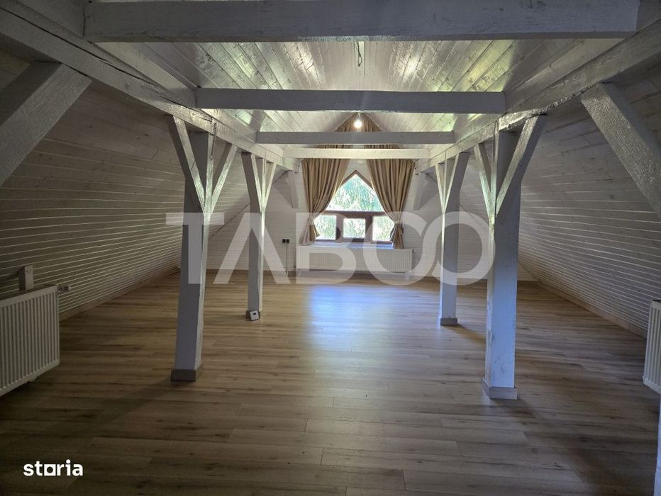 Casa de vacanta noua de vanzare 278 mp curte 855mp Valea Avrigului