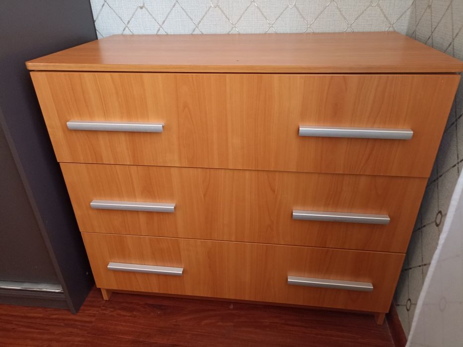 Большой комод с полками