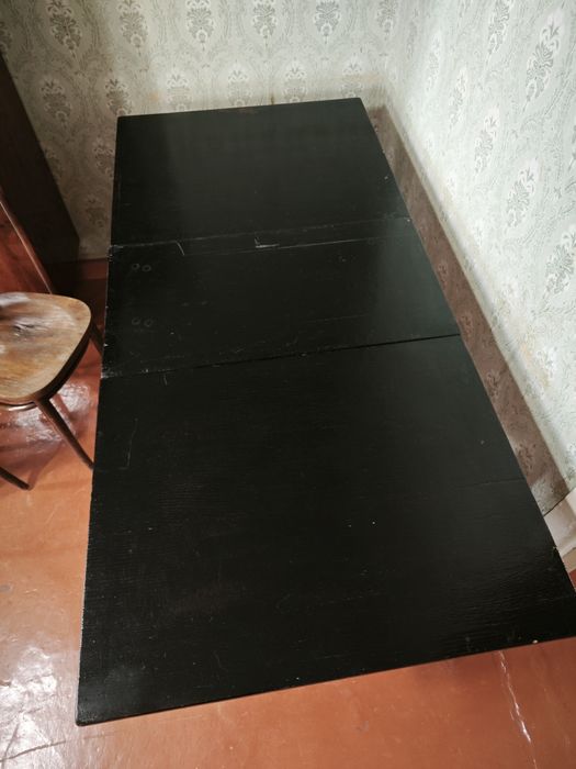 Продаю советский стол.