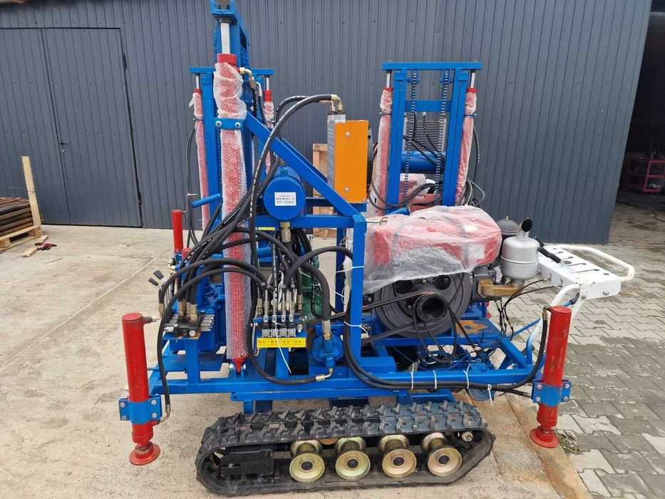 masina de foraj cu 100 metri de prajina,pompa,furtune,sape profi,factu