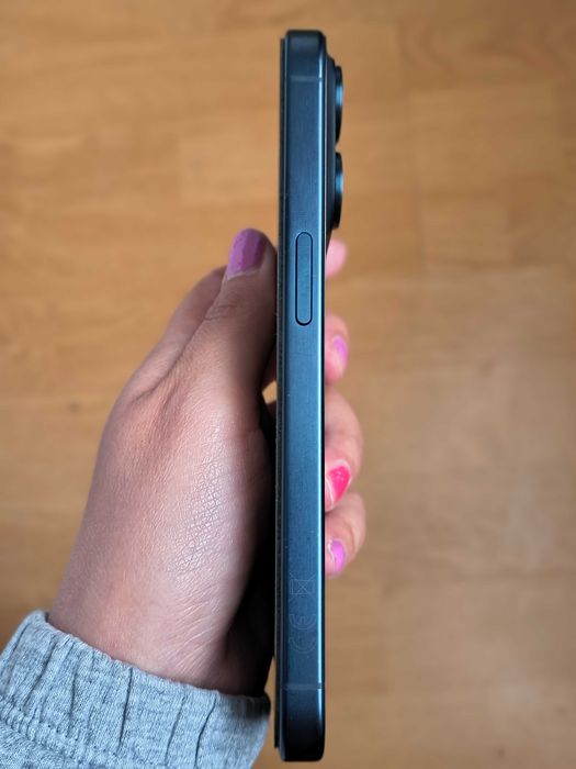 iPhone 15 pro син