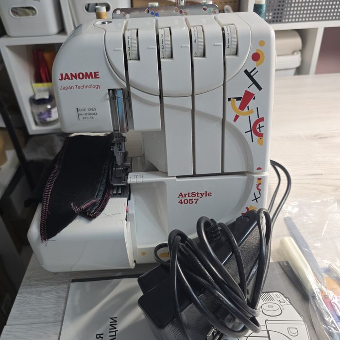 Оверлок Janome ArtStyle 4057