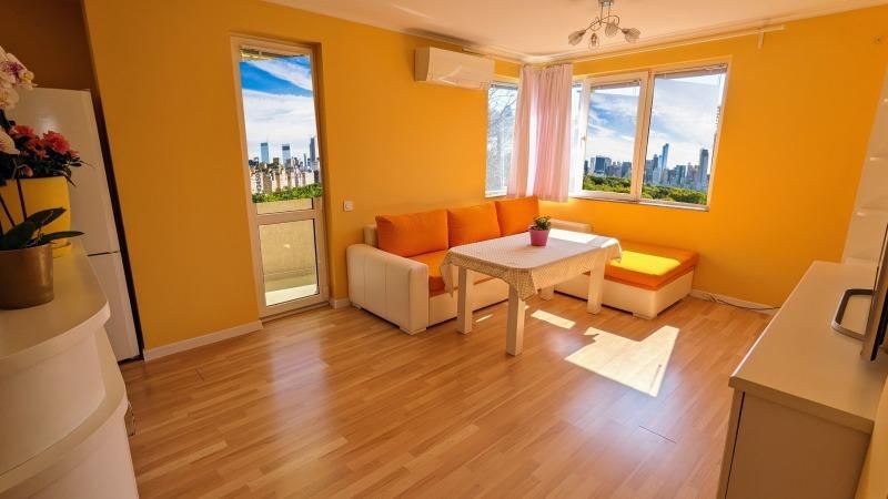 Дава се под наем Тристаен апартамент в Пловдив, Център - 76 кв.м за 650 € - Снимка #1