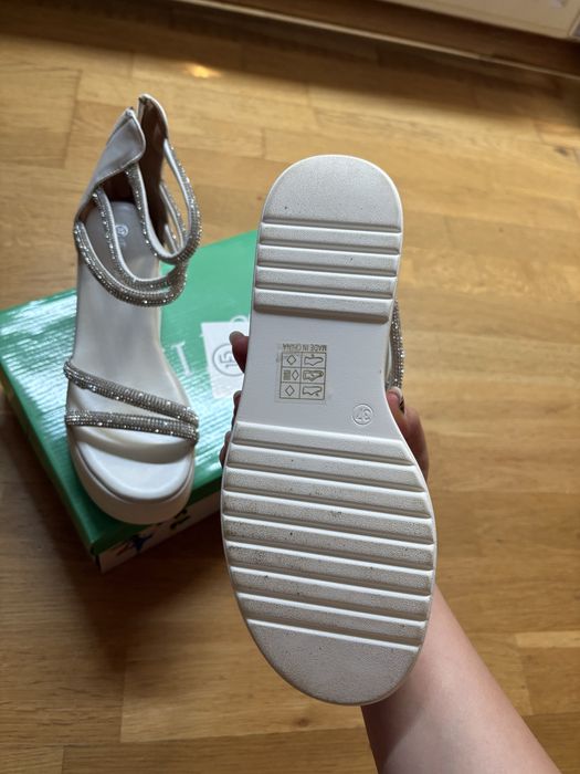 Sandale cu platforma NOI