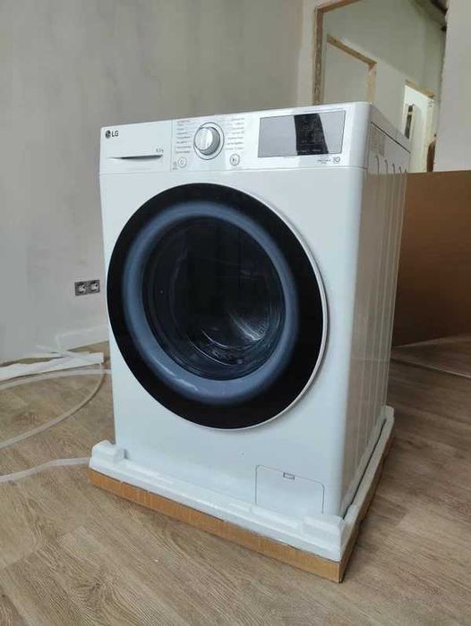 Стиральная машина LG F4V3ES6W 11 Кг