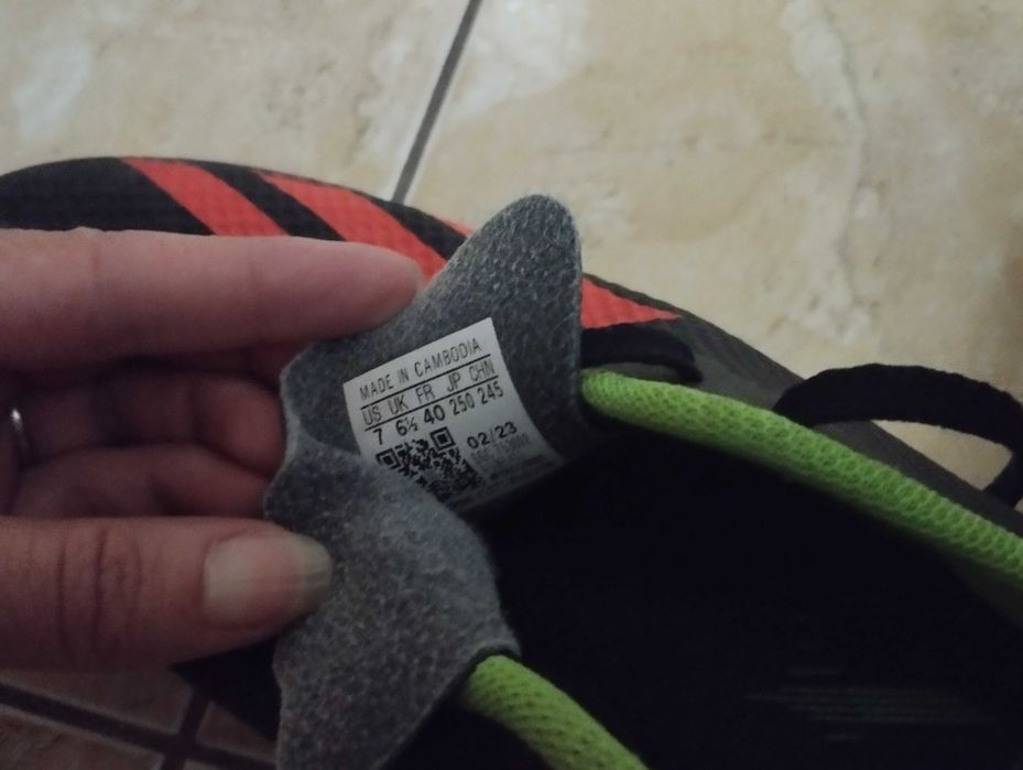 Продавам чисто нови бутонки