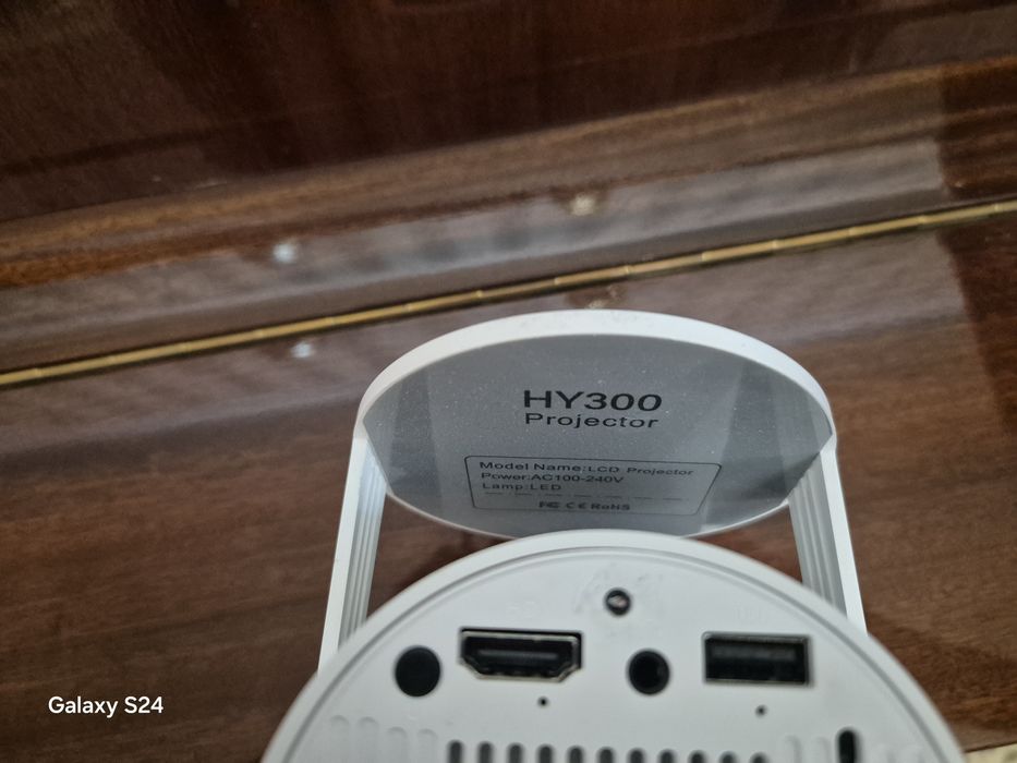 Проектор HY 300.