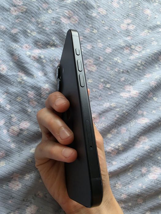 Продам IPhone 16
