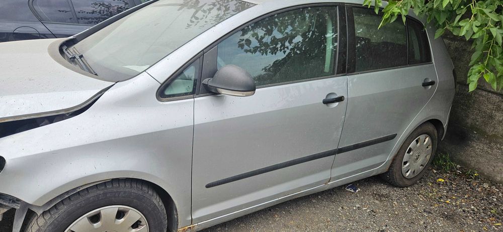 Dezmembrez VW Golf / Golf Plus 1.4 TSI e5 cod CAX