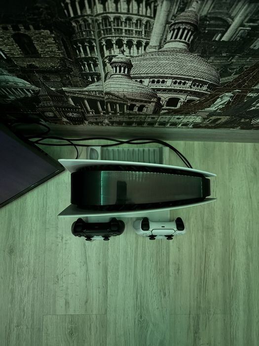 Playstation 5 с двумя джойстиками