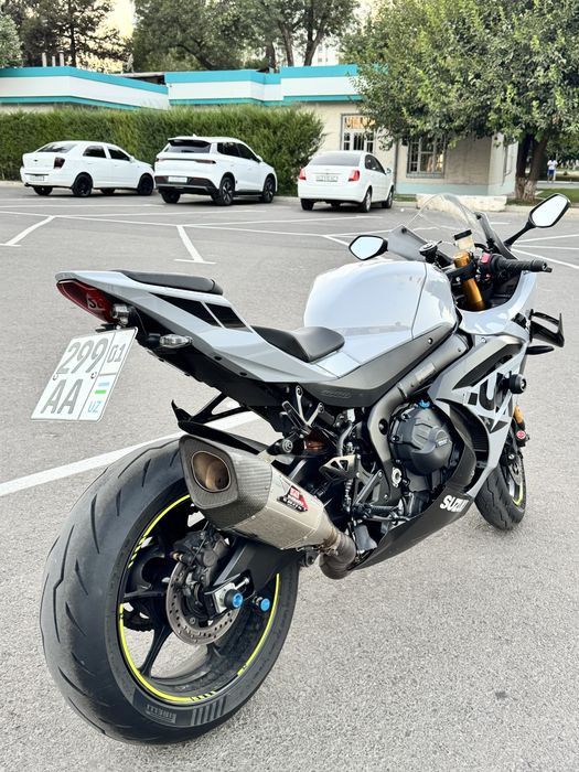 Продается SUZUKI GSXR1000R 2021 года с пробегом 23к. Документы чистые