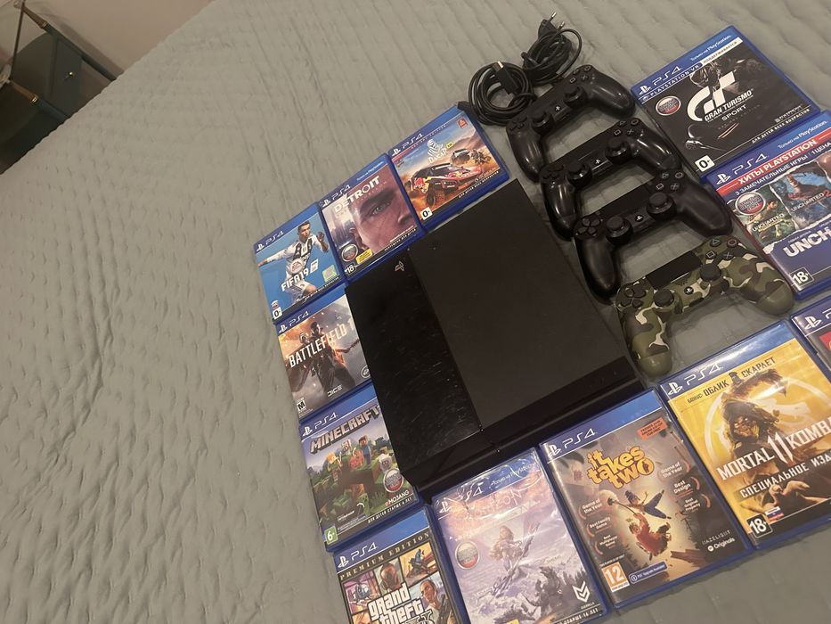 Продам Sony Playstation 4 (модель Fat 512 GB)