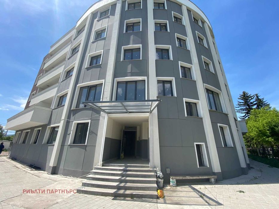 Продава се Двустаен апартамент в Перник, Изток - 102 кв.м за 1030 €/кв.м - Снимка #4