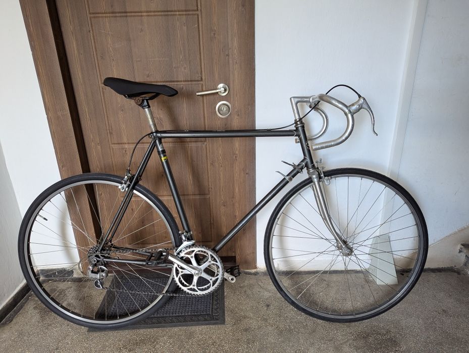 Bicicleta cursiera anvelope noi