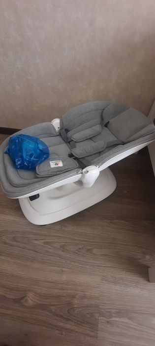 Продам шезлонг-качелю