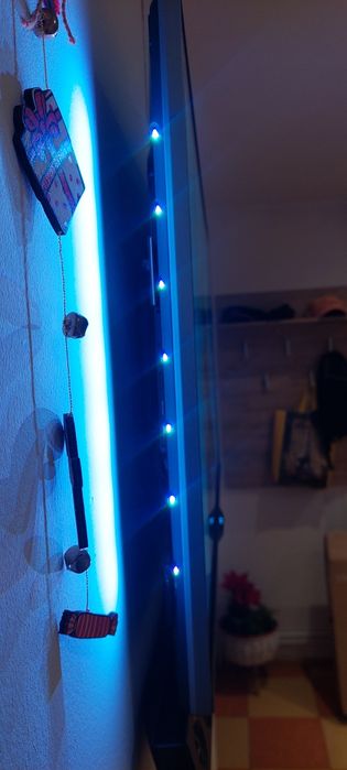 Vând televizor led  3D marca Philips ambilight