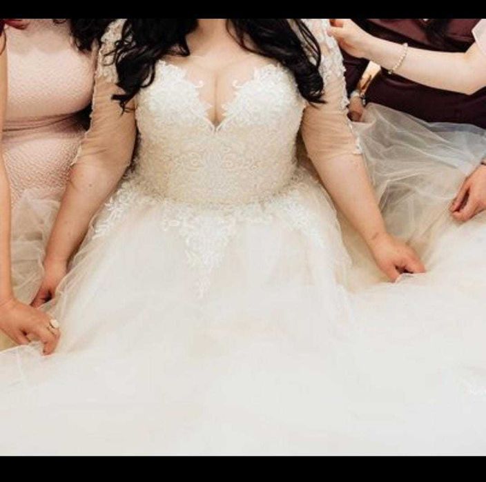 Rochie de mireasa din tul de matase / voal inclus