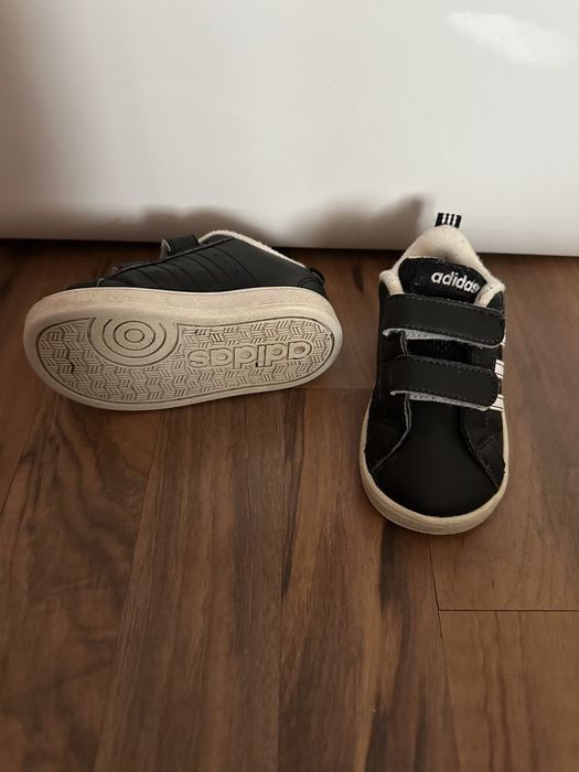 Adidasi adidas marimea 21