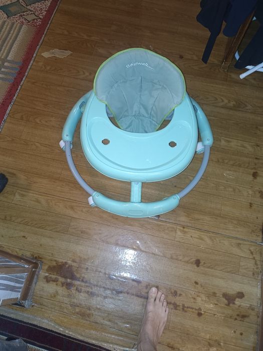 Продам ходунок и шезлонг