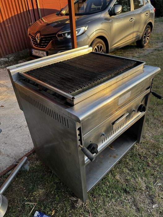 Grătar profesional pe gaz cu plită din fontă striată – inox – ideal restaurant/fast-food