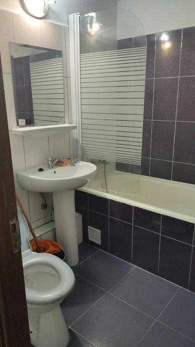 Închiriez apartament cu 3 camere sector 2