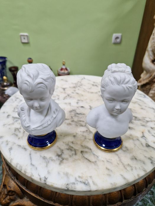 Чифт Уникални антикварни порцеланови бюстове Capodimonte