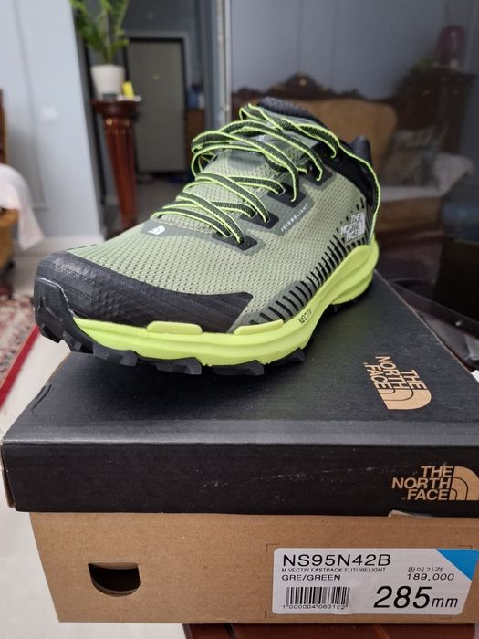 Кроссовки The North face