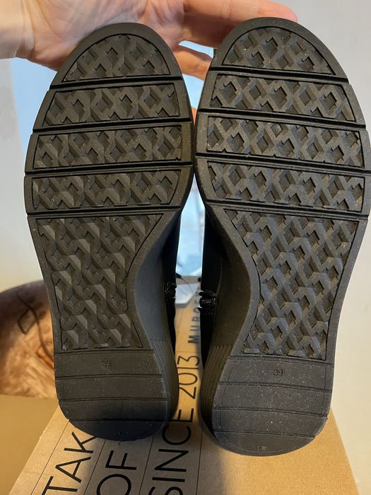 Дамски спортни боти