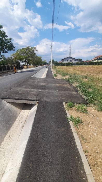 Teren 12.000mp situat pe DJ712,strada Nicolae Balcescu,Targoviste ,
Da