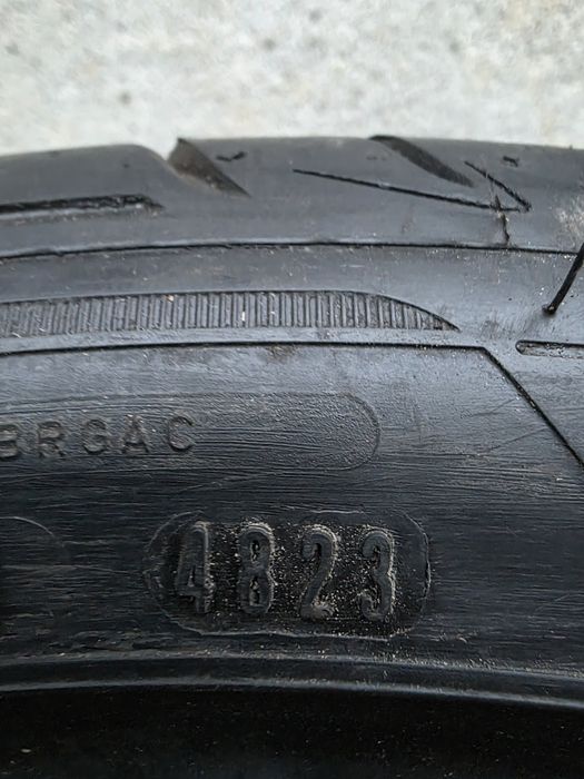 Vând două anvelope de vara good year  245 40 19  dot 4823