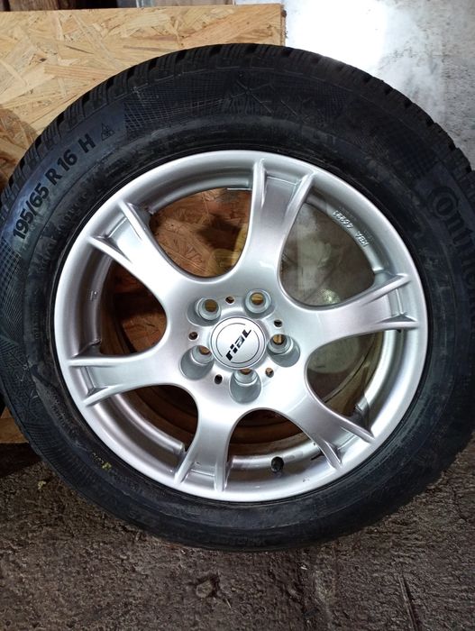 SUBARU джанти със нови зимни гуми 195/65/16 6,5J ET45 5x100 DOT 2618