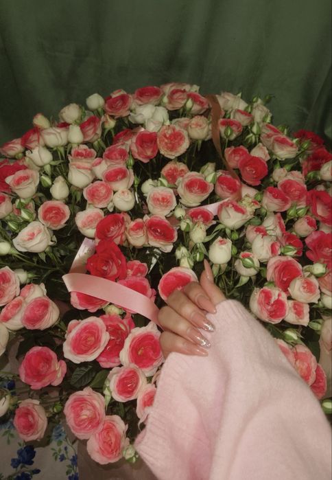 Продается букет(кустовые розы)