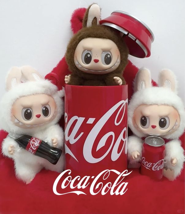 Labubu Coca Cola играчка Лабубу 17см ключодържател Кока Кола POP MART