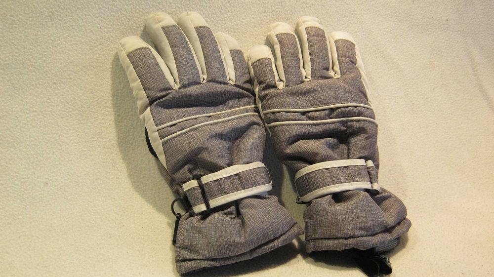 Manusi schi/ski,zapada,frig.NR.7 copii.cca 10-12 ani