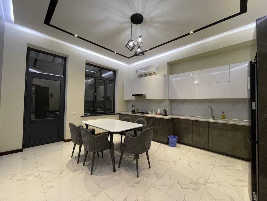 Аренда дома под офис центр столицы  гостиница Россия