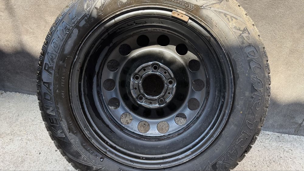 Продам диск с резиной диаметр 16