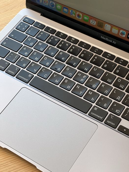 Macbook air 2020 8/256