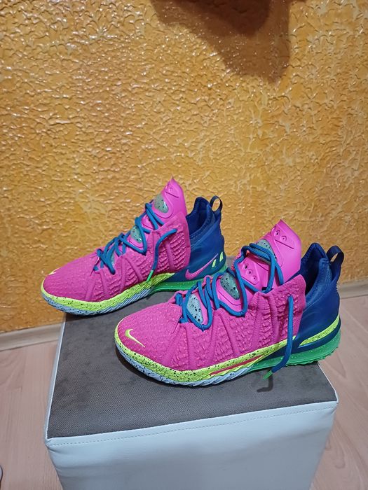 Продавам маратонки