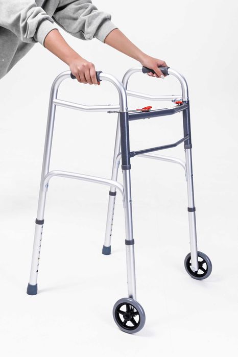 Ходунок с большими колёсами алюминиевые регулируемые  складные.