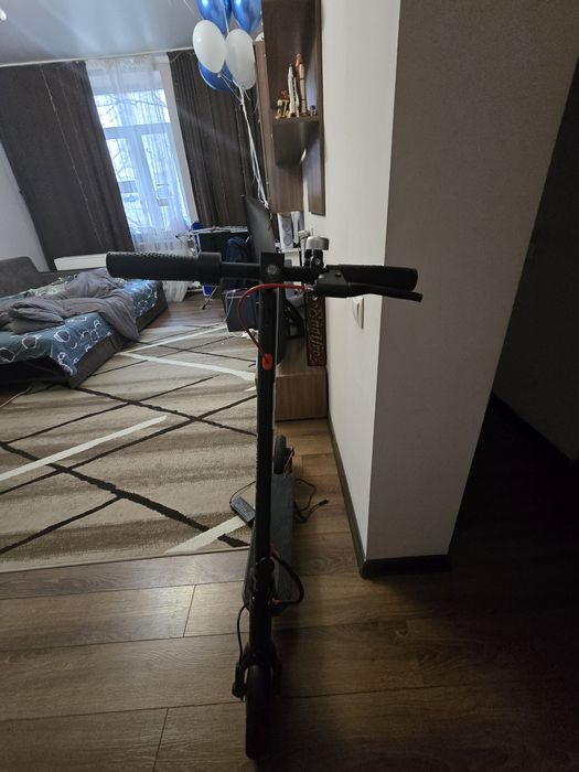 Продам электросамокат AiTER M365