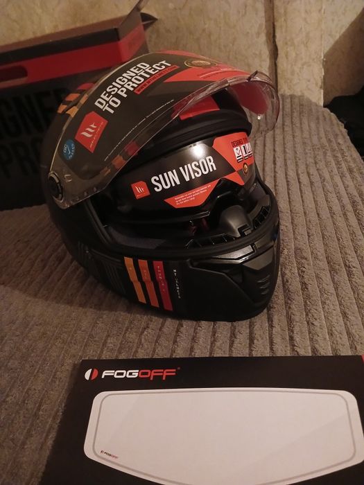 Продам мотошлем.