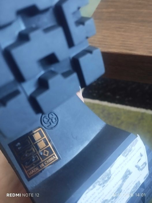 Чисто нови велурени ботуши 35 номер