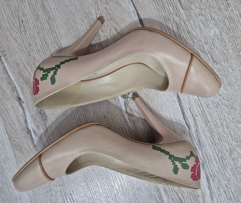 Pantofi stileto noi